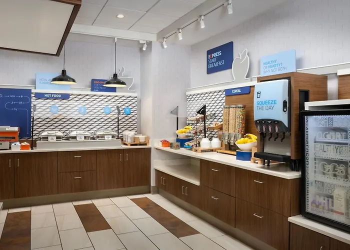 Holiday Inn Express & Suites Pittsburgh North Shore By Ihg